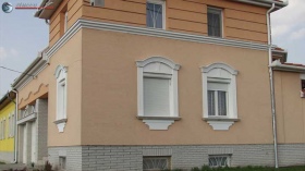 Stuckelemente-Fassade