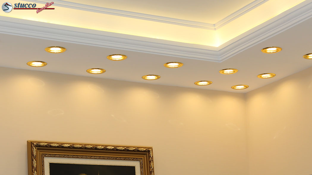 LED Spot Beleuchtung mit Styropor Zierleisten
