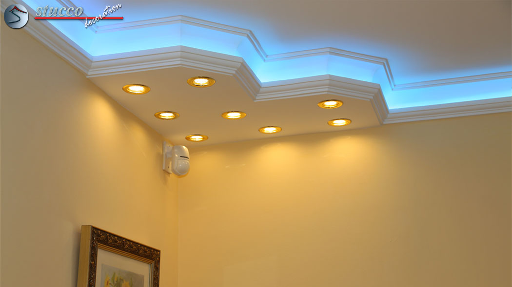 LED Spot Beleuchtung mit Styropor Zierleisten