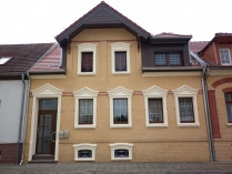 FASSADENDEKORATION FÜR REIHENHÄUSER 8