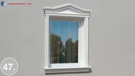 47-imposanter-fensterstuck-mit-aussenstuck-zierleisten-und-fenstergiebel-in-dreickfrom