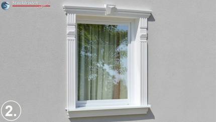 Fensterstuck mit verschiedenen Zierleisten und Außenstuck-Ornamenten