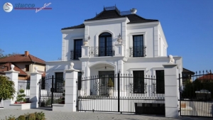 Fassadengestaltung mit modernem Stuck vom Direktanbieter