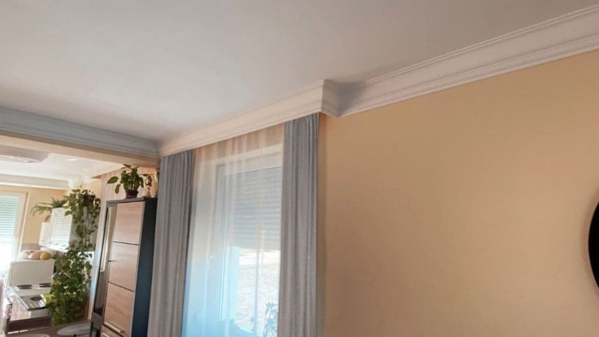 Klassisches Stuckprofil Düren 21 zur Raumgestaltung