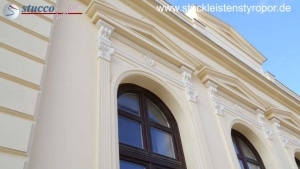 Stoßfeste Fassadenstuckprofile präzise zugeschnitten