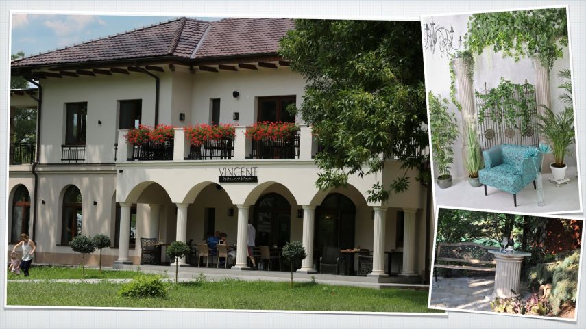 Säulendekor mit Basis, Schaft und Kapitell